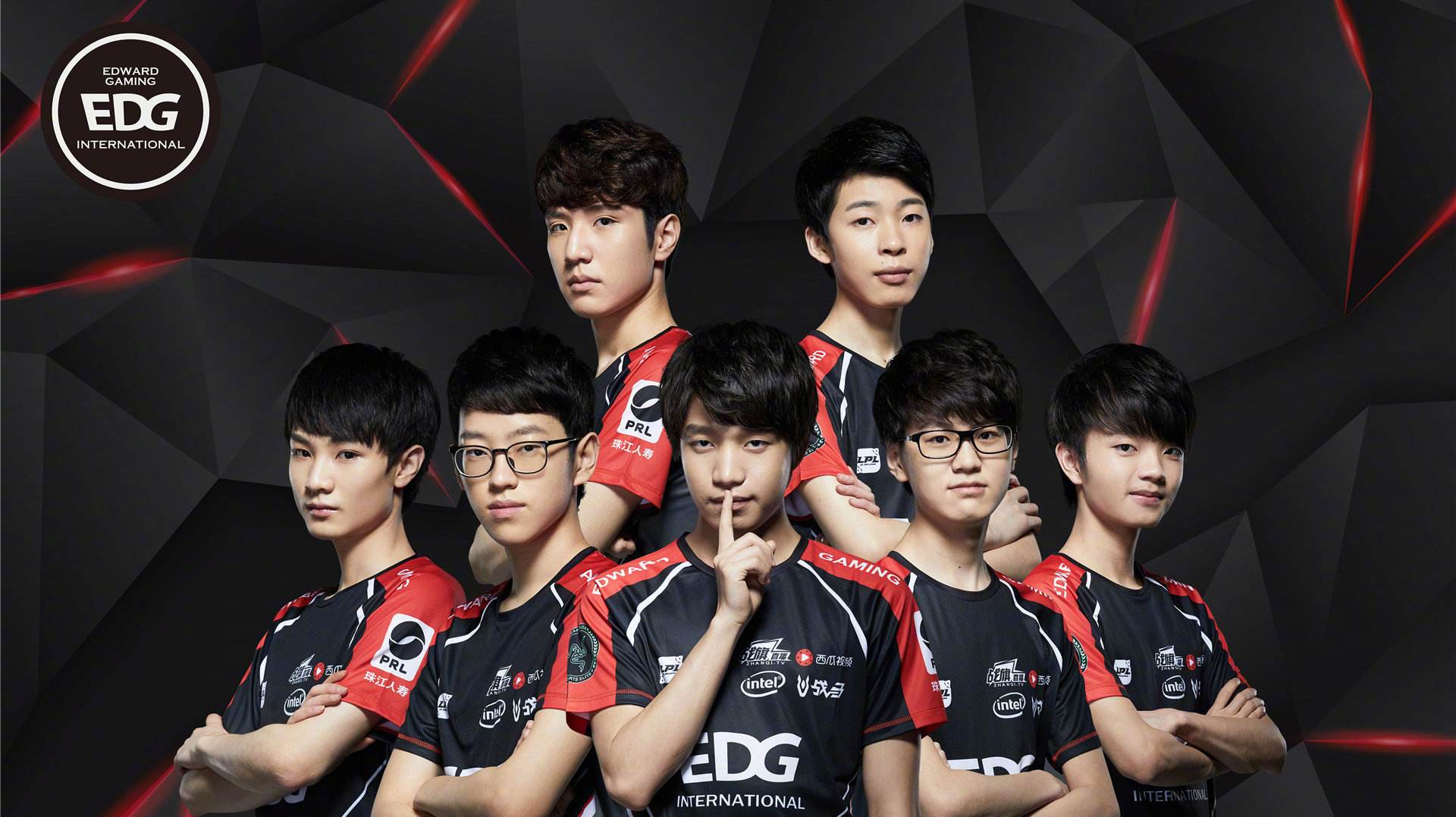 左右两个边 左右两个边